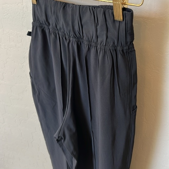 Lululemon Noir wide leg pants, black, size 2 - Picture 8 of 17